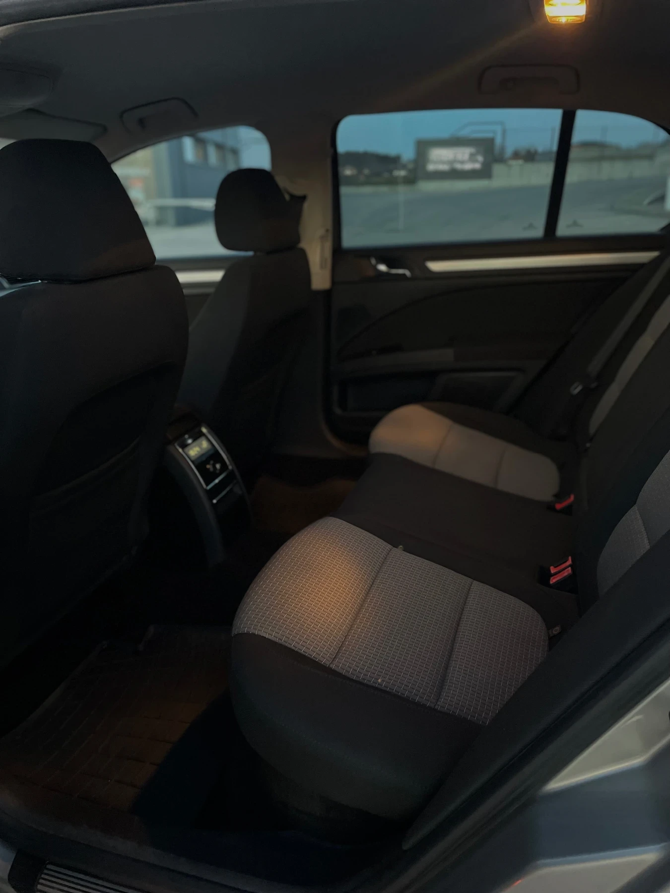 Skoda Superb, снимка 8 - Автомобили и джипове - 54019249