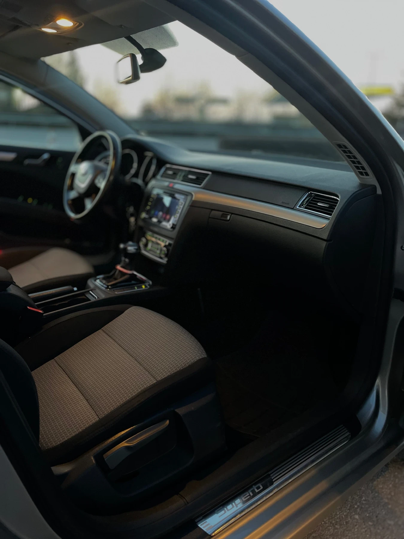 Skoda Superb, снимка 10 - Автомобили и джипове - 54019249