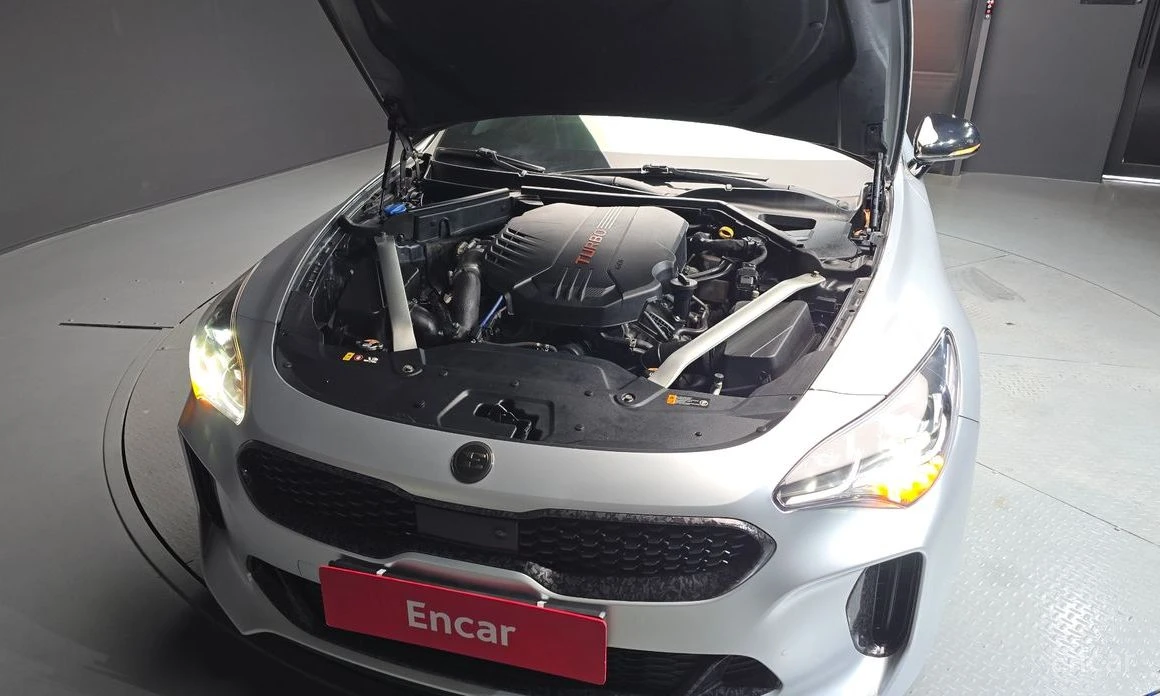 Kia Stinger * 3.3T* AWD* GT* ПОДГРЕВ* ОБДУХВАНЕ* ПАНОРАМА* HEA, снимка 6 - Автомобили и джипове - 54113073