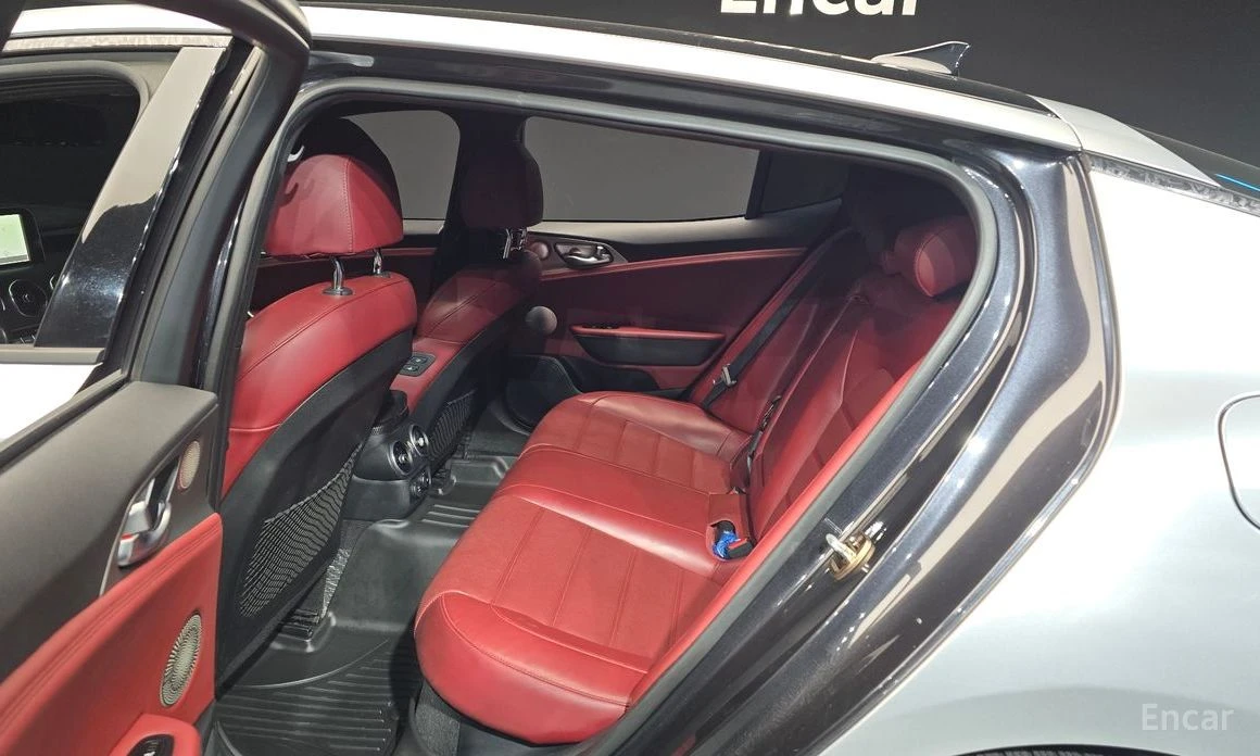 Kia Stinger * 3.3T* AWD* GT* ПОДГРЕВ* ОБДУХВАНЕ* ПАНОРАМА* HEA, снимка 11 - Автомобили и джипове - 54113073