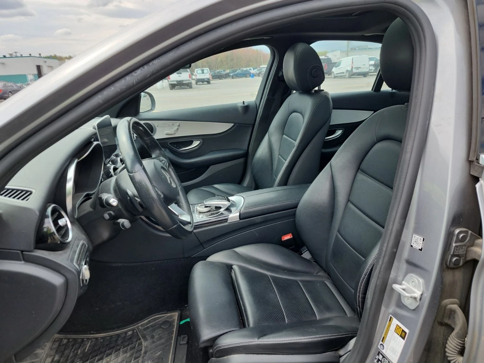 Mercedes-Benz C 300 AWD* АвтоКредит* (ЦЕНА ДО БГ), снимка 5 - Автомобили и джипове - 54477509