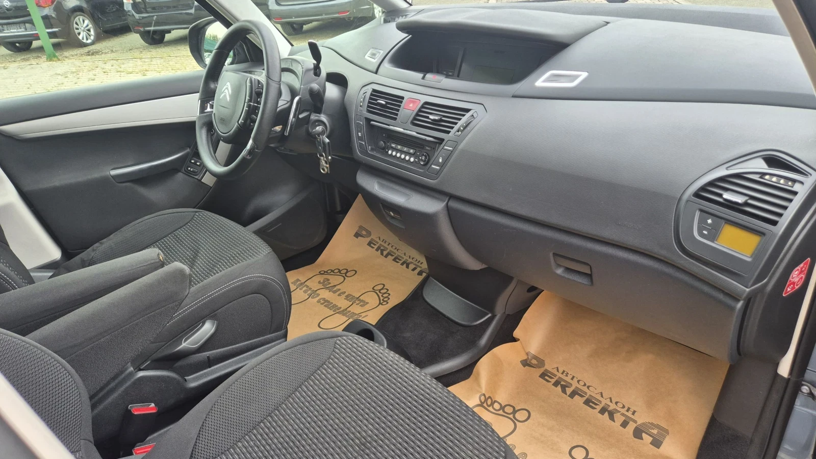 Citroen C4 Picasso 1.6HDI 112к.с Автомат, снимка 14 - Автомобили и джипове - 54748092