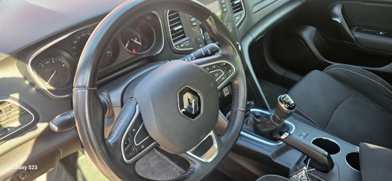Renault Megane, снимка 8 - Автомобили и джипове - 54814555