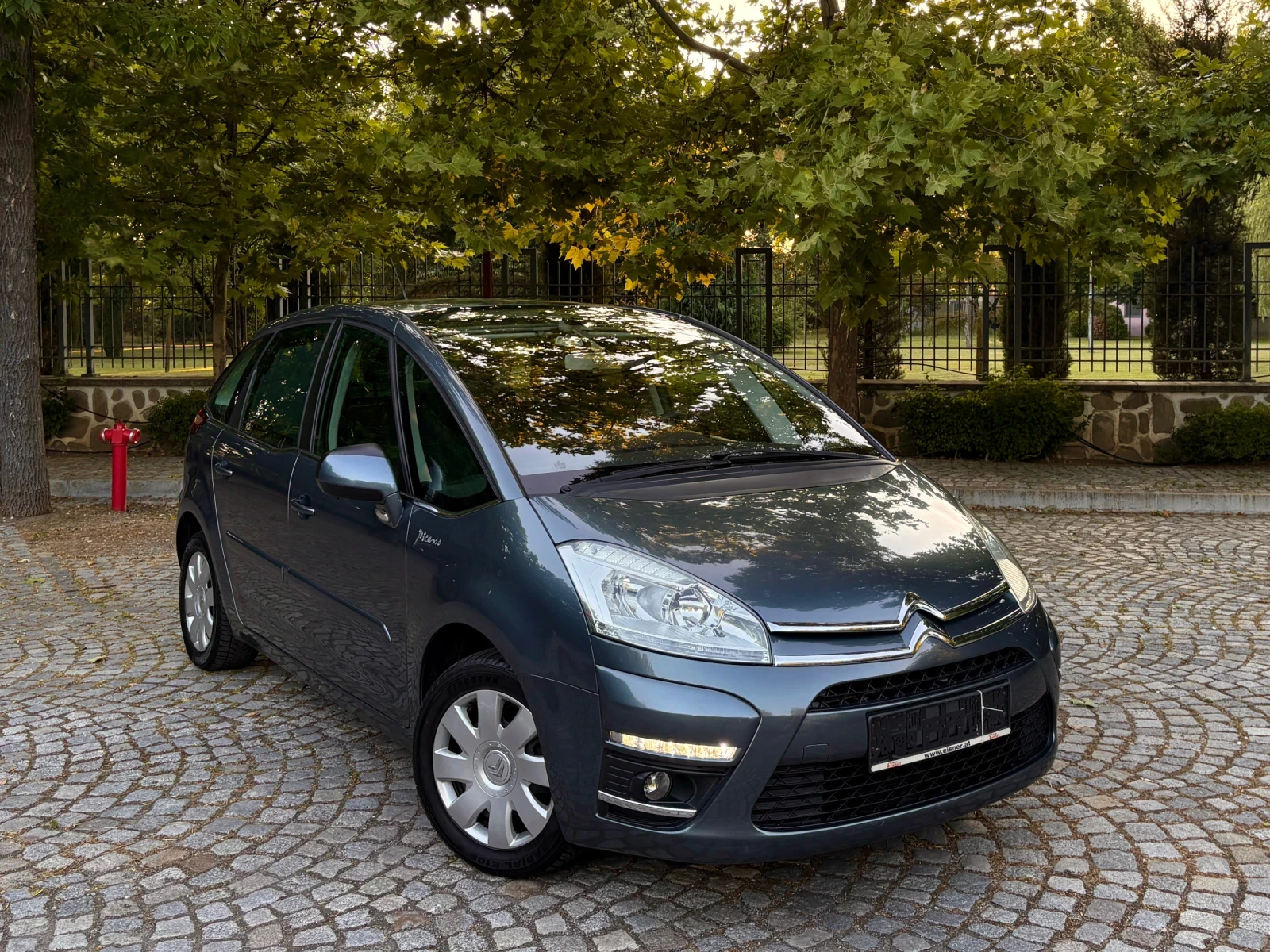 Citroen C4 Picasso 1.6i Фейслифт# EXCLUSIVE# 189 000км#, снимка 2 - Автомобили и джипове - 54903084