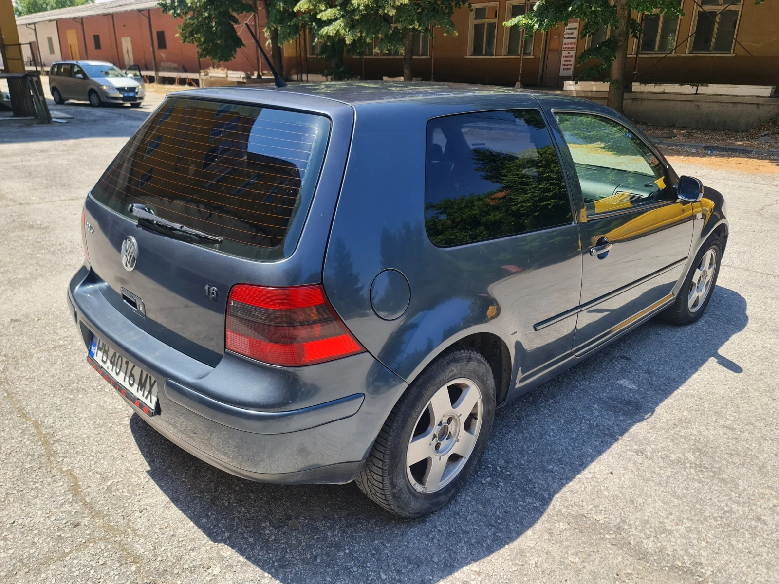 VW Golf, снимка 4 - Автомобили и джипове - 55332113