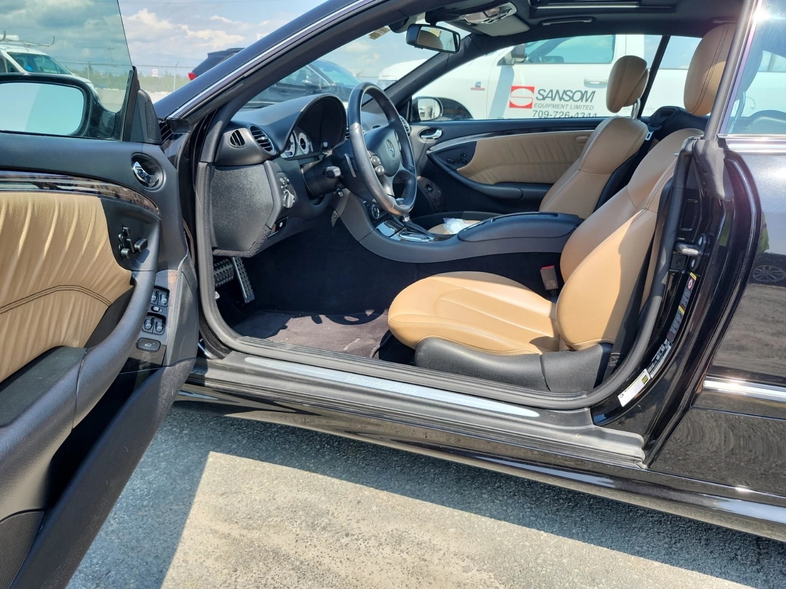 Mercedes-Benz CLK * 5.5L* CARFAX* АВТОКРЕДИТ БЕЗ ПЪРВОНАЧАЛНА ВНОСКА, снимка 5 - Автомобили и джипове - 55801577