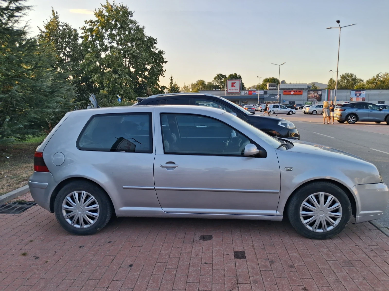 VW Golf 18Т, снимка 7 - Автомобили и джипове - 55943648