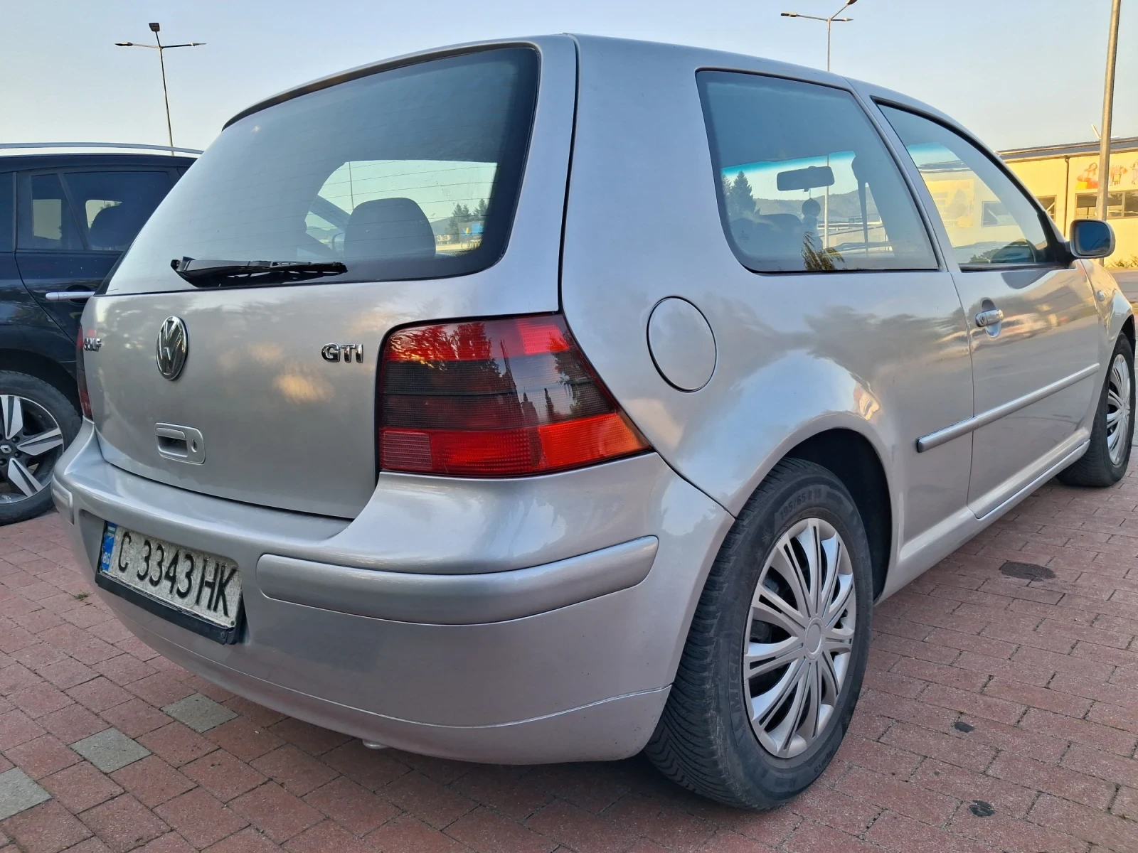 VW Golf 18Т, снимка 4 - Автомобили и джипове - 55943648