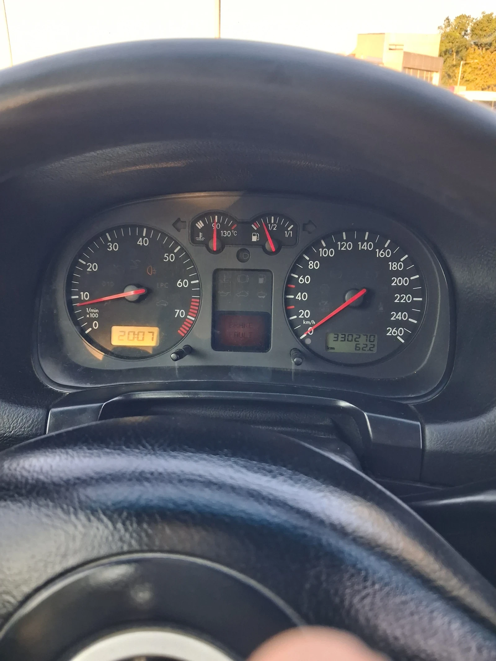 VW Golf 18Т, снимка 13 - Автомобили и джипове - 55943648