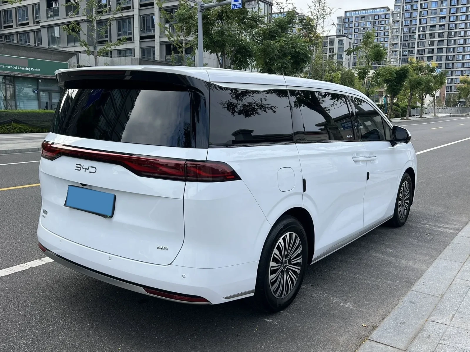 BYD Sealion 7 M9 20.39kWh  1060 Navigator Edition, снимка 4 - Автомобили и джипове - 56116605
