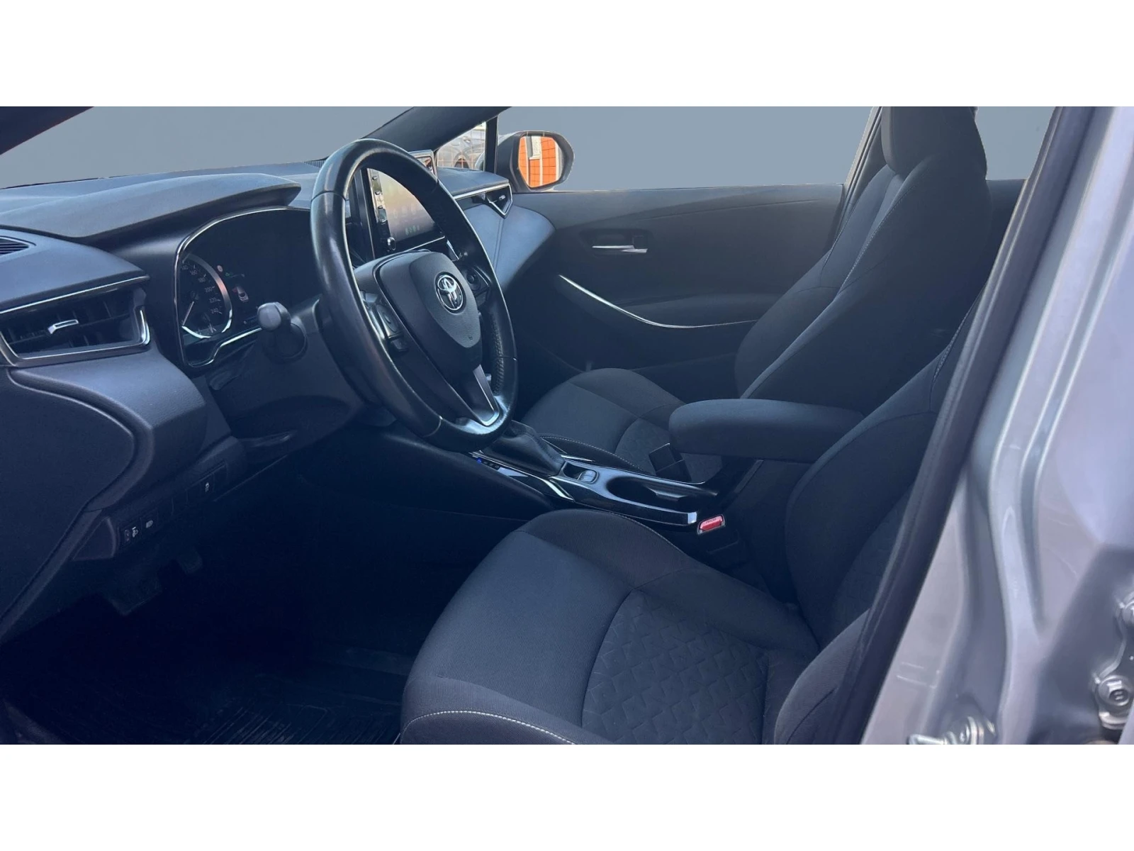 Toyota Corolla 1. 8 HSD Comfort+ , Месечна вноска от 199  , снимка 9 - Автомобили и джипове - 56133654