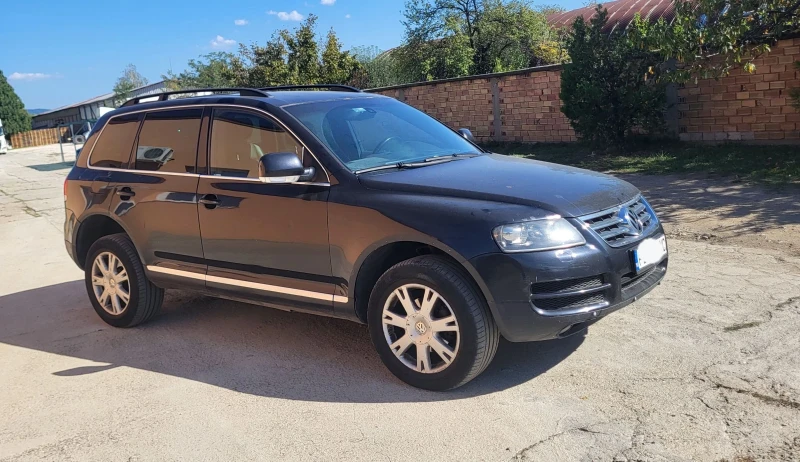 VW Touareg 2.5tdi, снимка 2 - Автомобили и джипове - 47355590