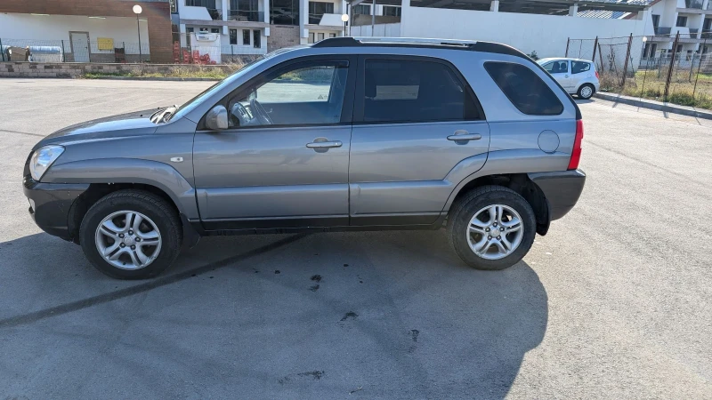 Kia Sportage, снимка 2 - Автомобили и джипове - 48231239