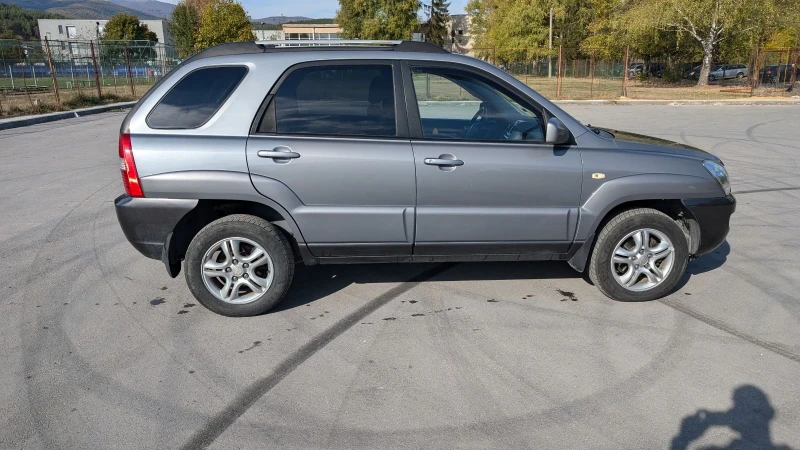 Kia Sportage, снимка 6 - Автомобили и джипове - 48231239