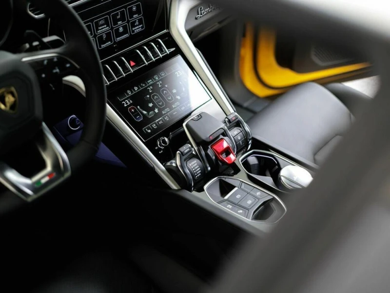 Lamborghini Urus S/666 HP/CERAMIC/B&O/HEAD UP/PANO/TV/360/, снимка 10 - Автомобили и джипове - 52391984