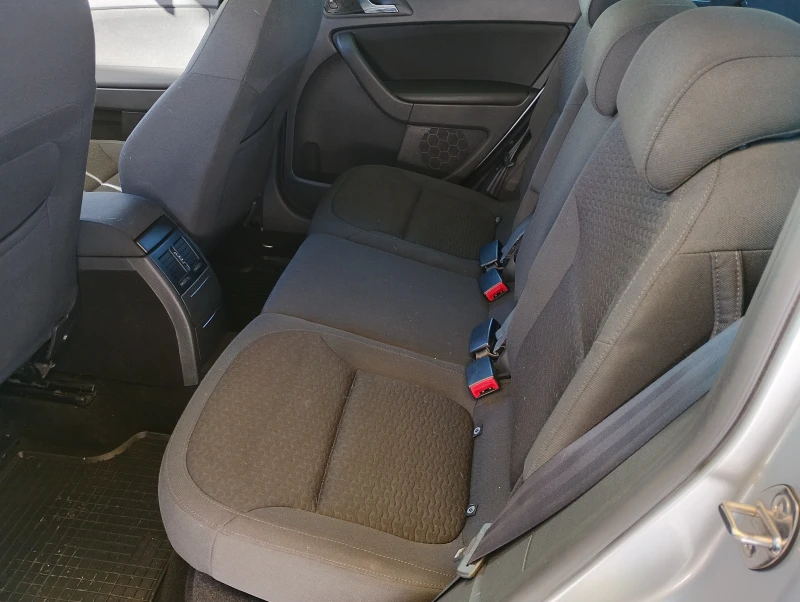 Skoda Yeti 1.8 TSI 4x4, снимка 7 - Автомобили и джипове - 52548795