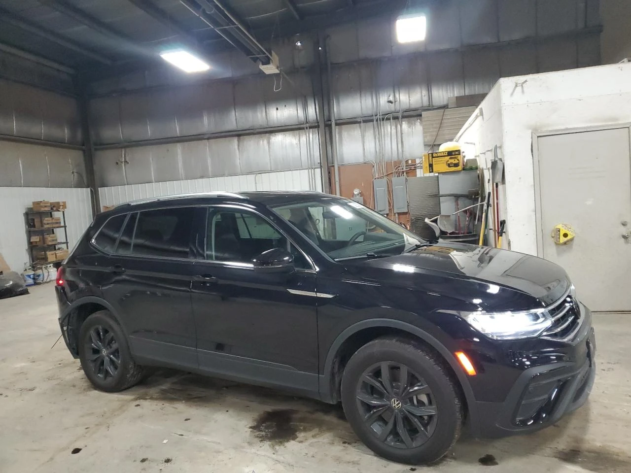 VW Tiguan SE - [1] 