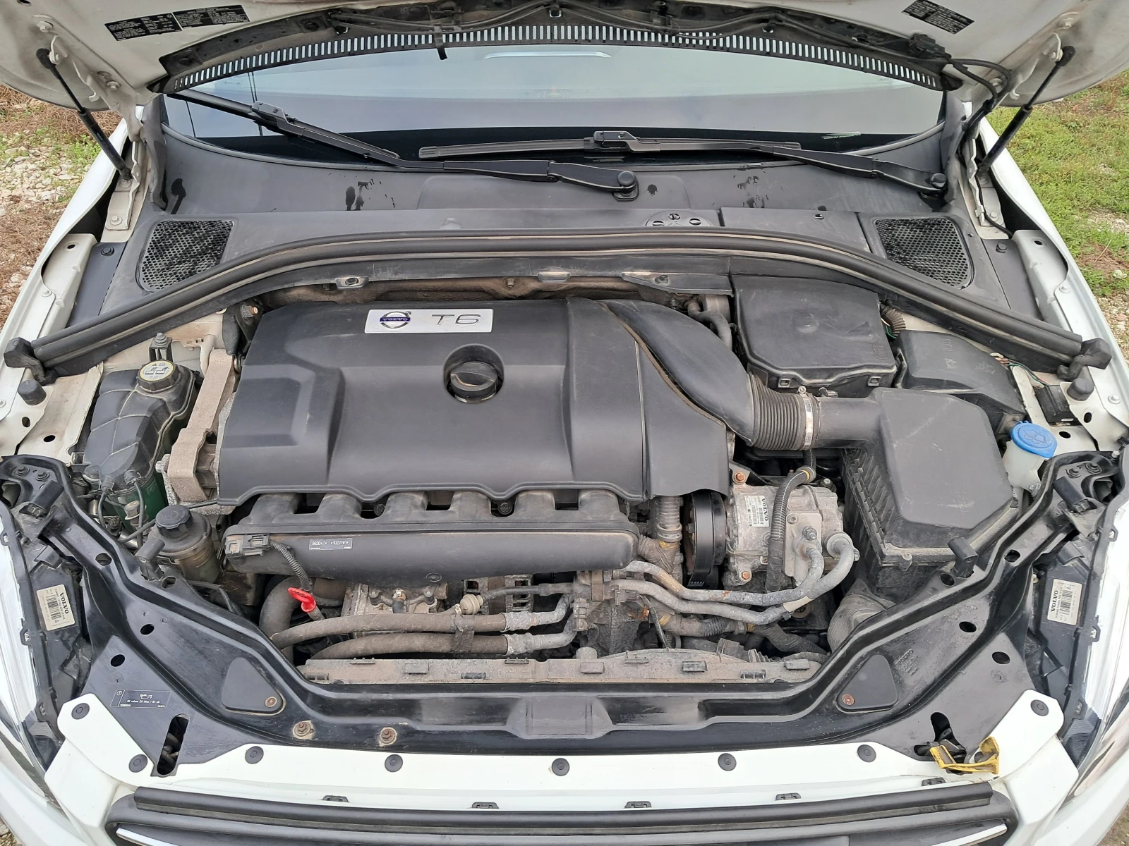 Volvo XC60 3.0 AWD T6 PREMIER+ , снимка 17 - Автомобили и джипове - 53869838