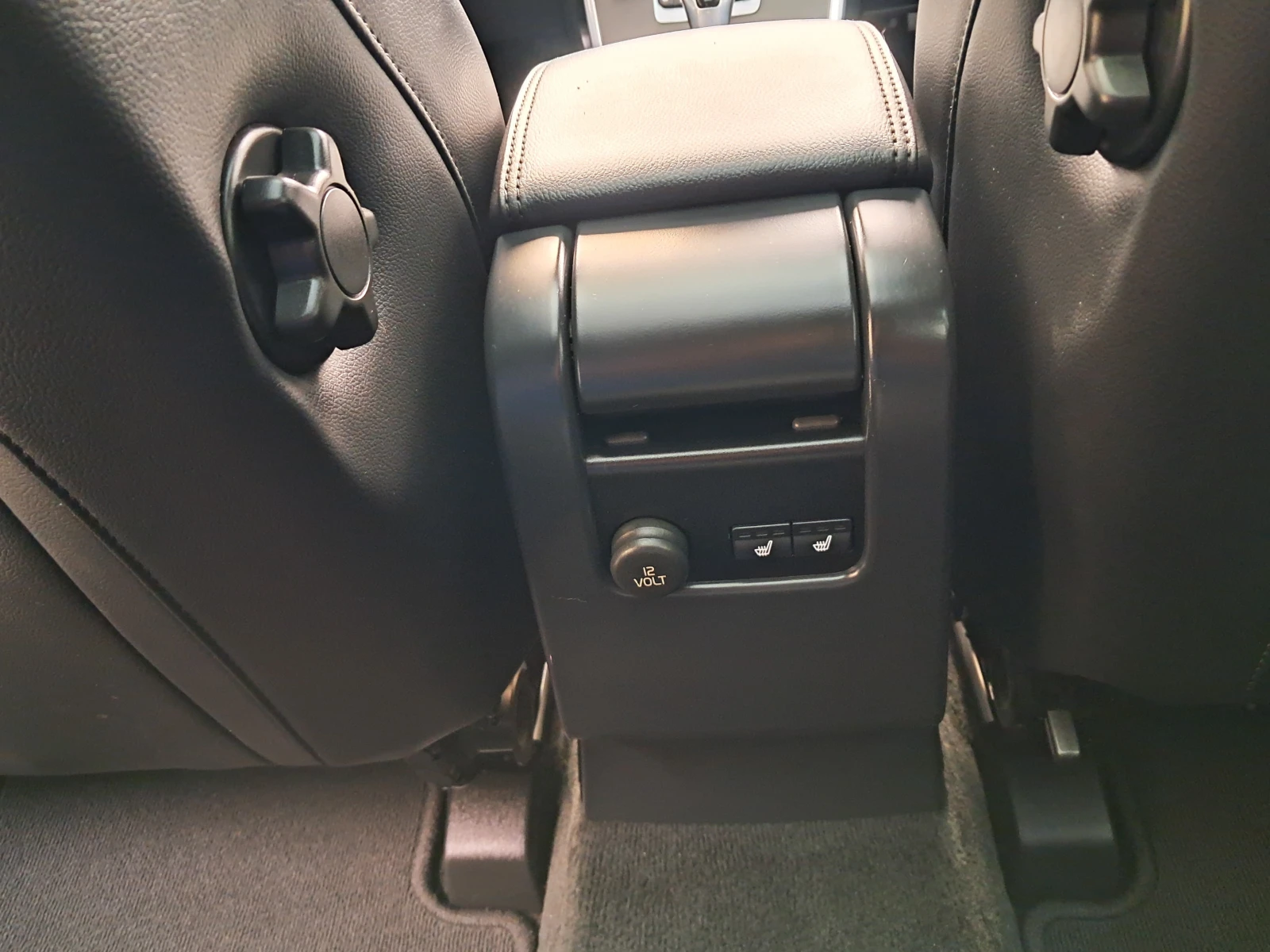 Volvo XC60 3.0 AWD T6 PREMIER+ , снимка 11 - Автомобили и джипове - 53869838