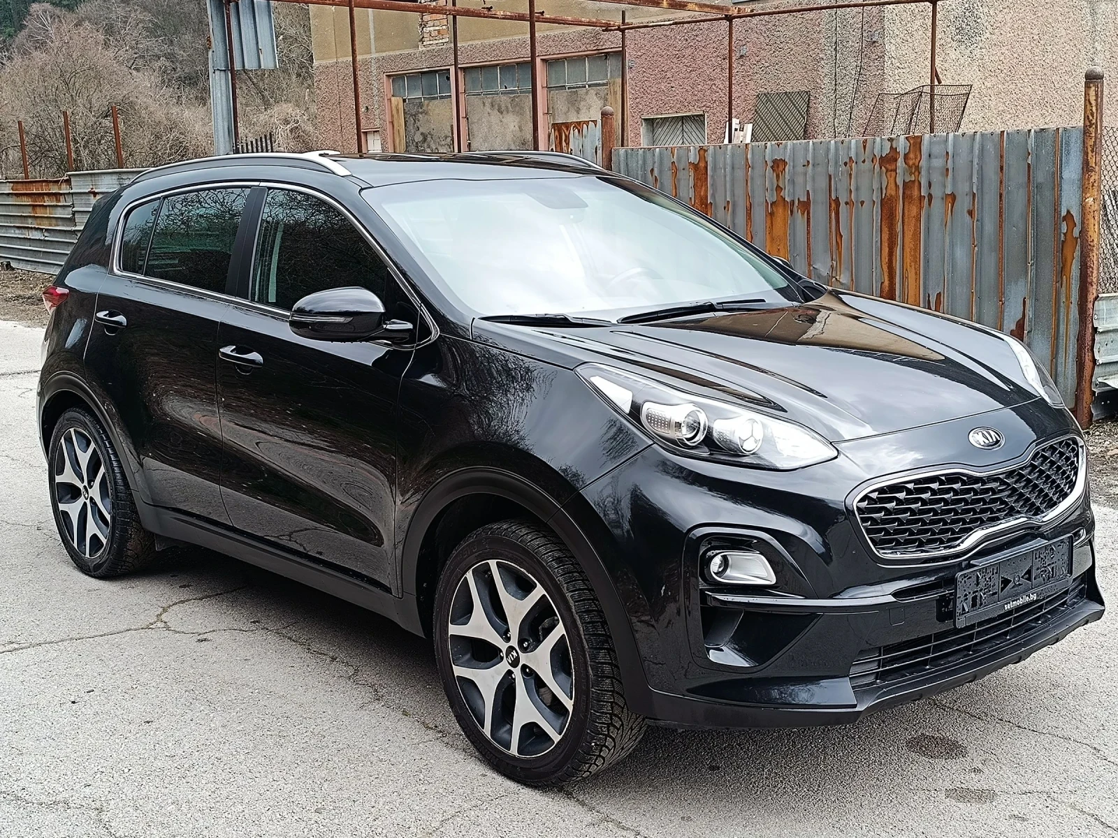 Kia Sportage 1.6 Бензин Газ, снимка 2 - Автомобили и джипове - 53960977