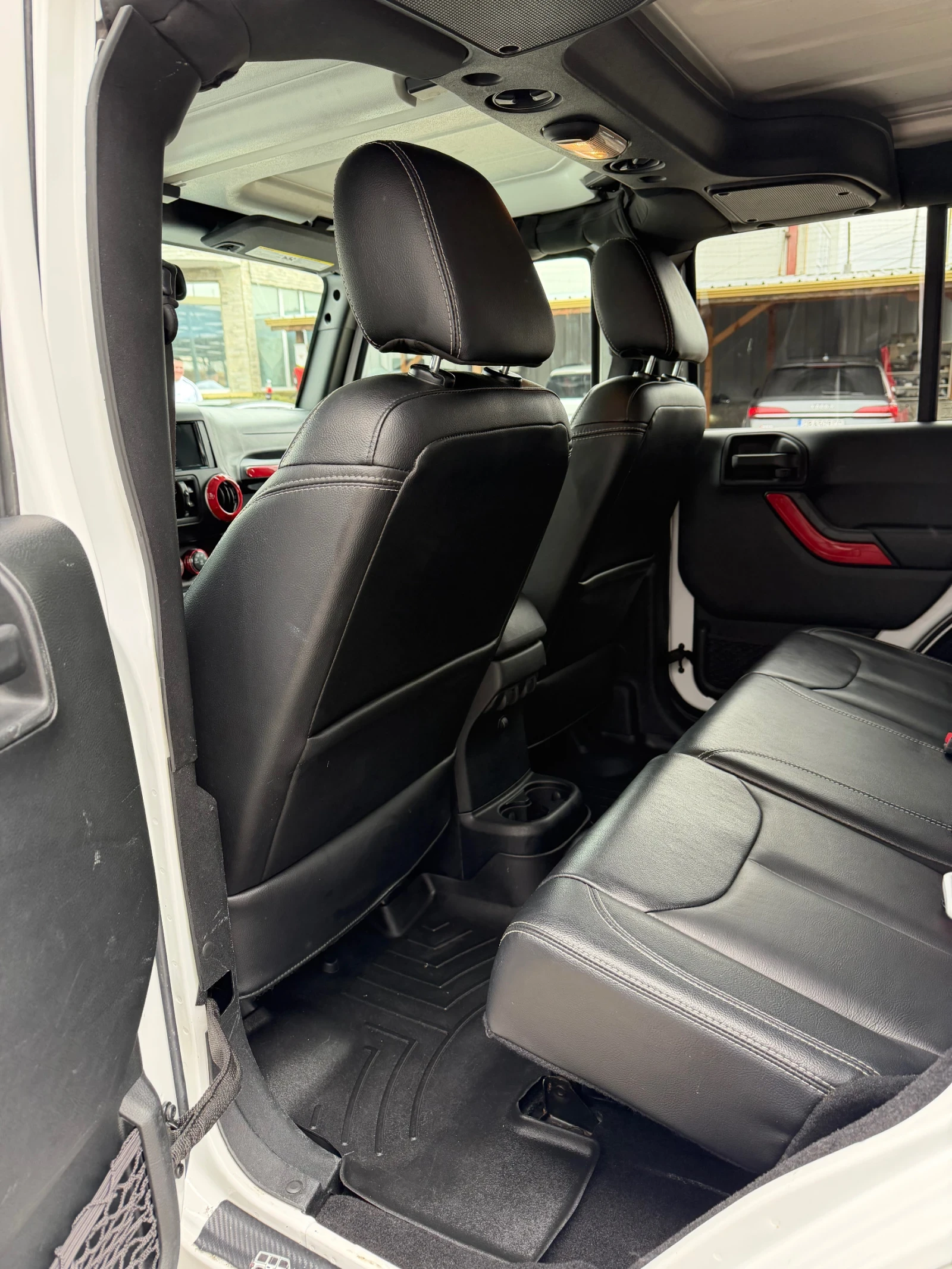 Jeep Wrangler 3.6 SAHARA, снимка 11 - Автомобили и джипове - 54027903