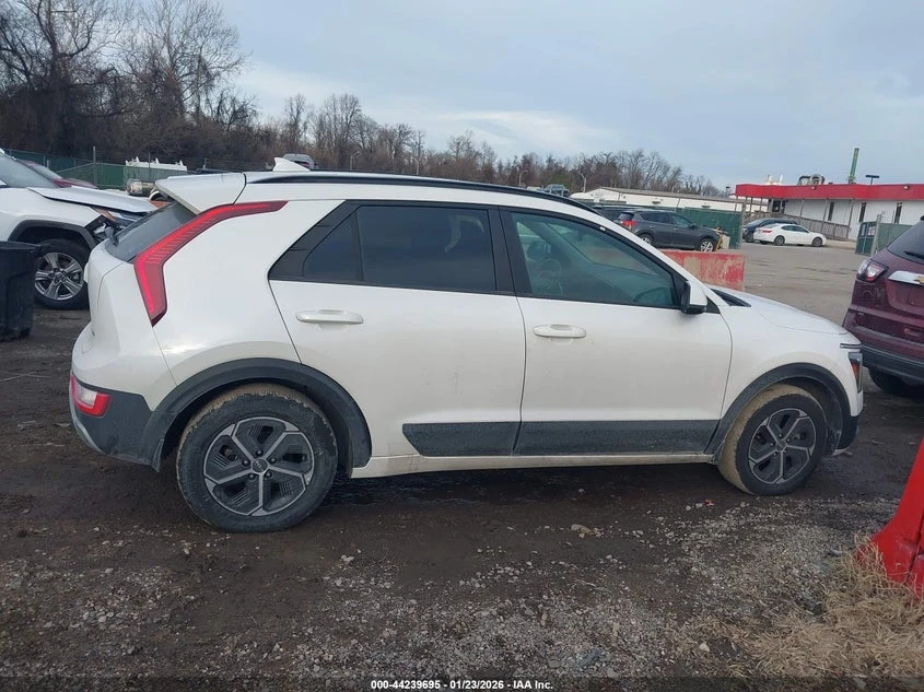 Kia Niro * Lx* , снимка 13 - Автомобили и джипове - 54037390