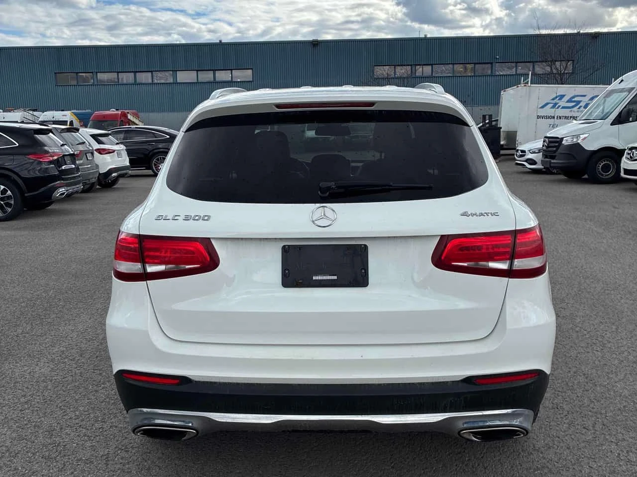 Mercedes-Benz GLC 300 4MATIC/ПАНОРАМА/ПРЕДСТАВИТЕЛСТВО НА MERCEDES, снимка 5 - Автомобили и джипове - 54393840