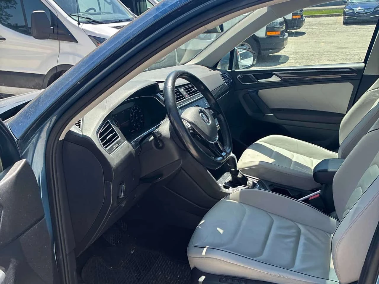 VW Tiguan HIGHLINE/ПАНО/ПОДГРЕВ/CARFAX/ФИНАНСИРАНЕ, снимка 6 - Автомобили и джипове - 54677714
