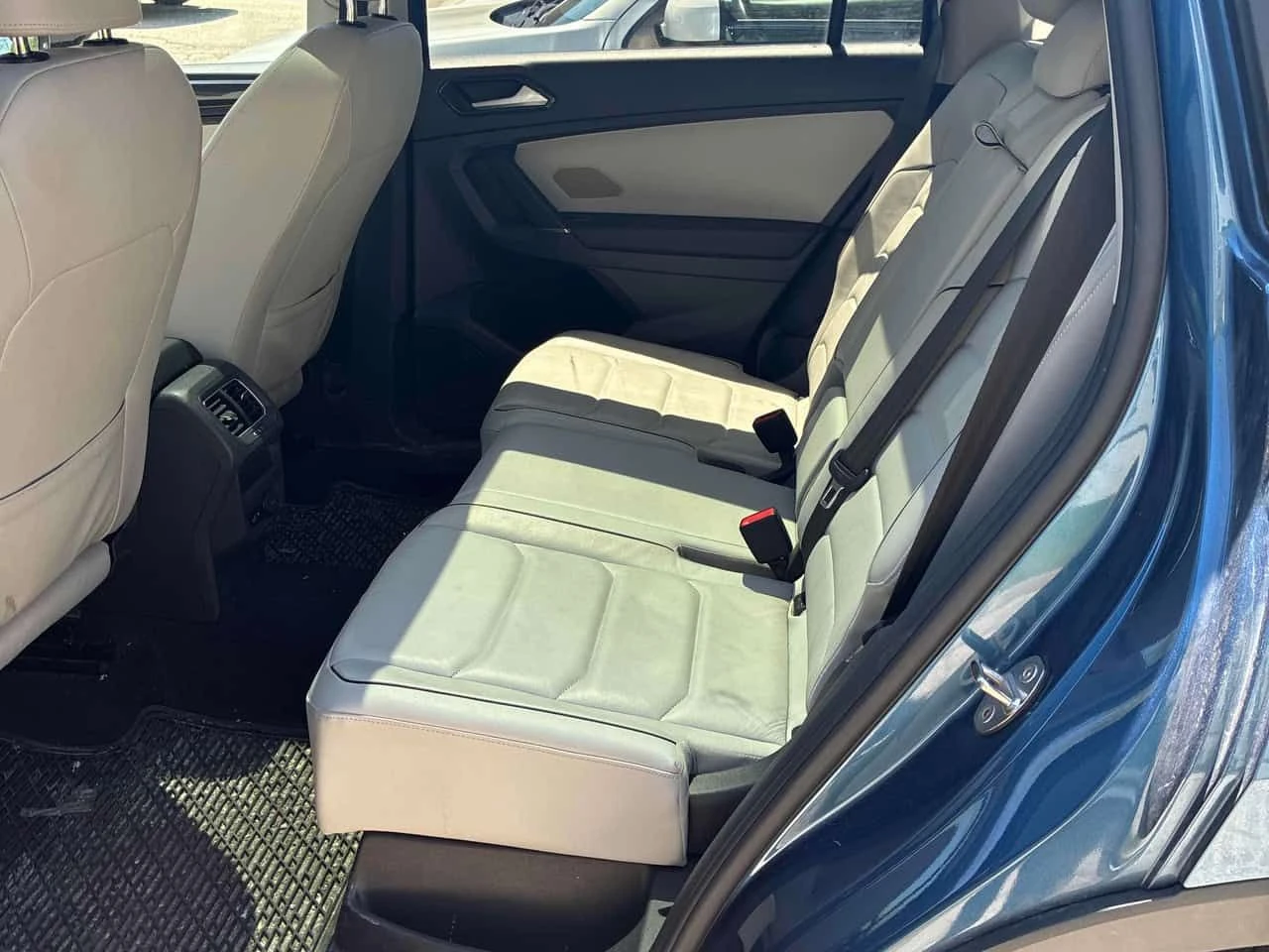 VW Tiguan HIGHLINE/ПАНО/ПОДГРЕВ/CARFAX/ФИНАНСИРАНЕ, снимка 8 - Автомобили и джипове - 54677714