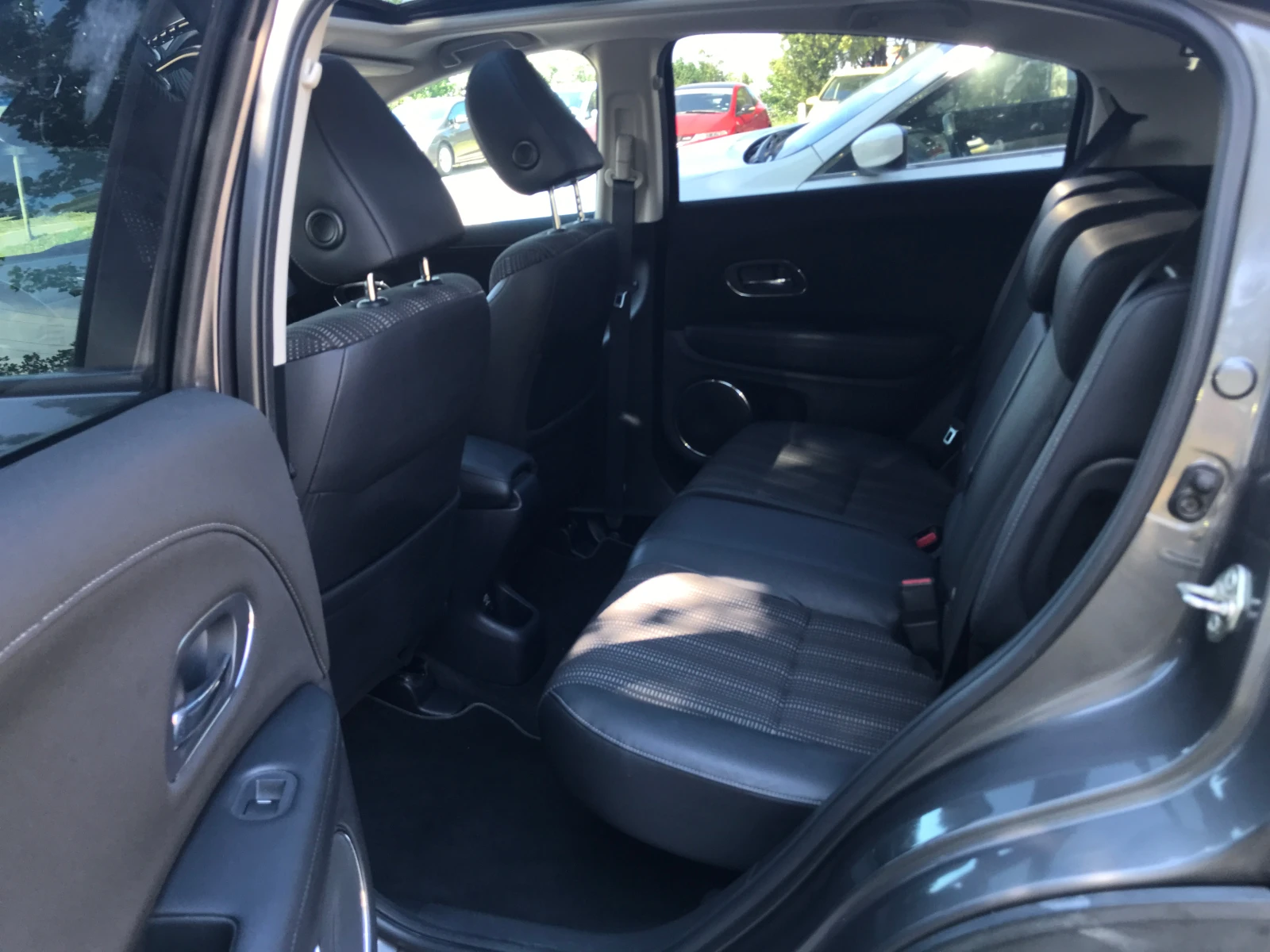 Honda Hr-v 1, 5, снимка 11 - Автомобили и джипове - 54835601