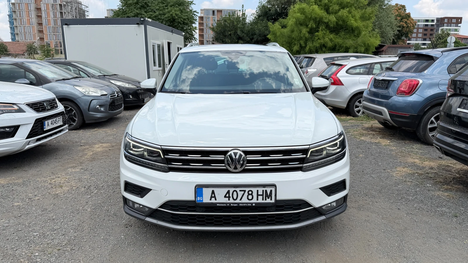 VW Tiguan 2.0TDI 4Motion, DSG, Напълно Обслужен..., снимка 2 - Автомобили и джипове - 55144501
