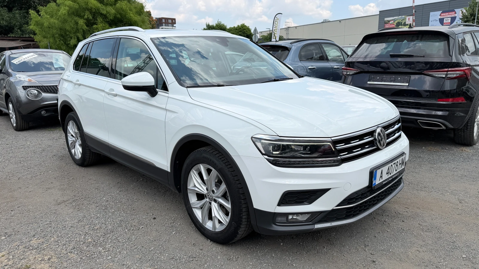 VW Tiguan 2.0TDI 4Motion, DSG, Напълно Обслужен..., снимка 3 - Автомобили и джипове - 55144501