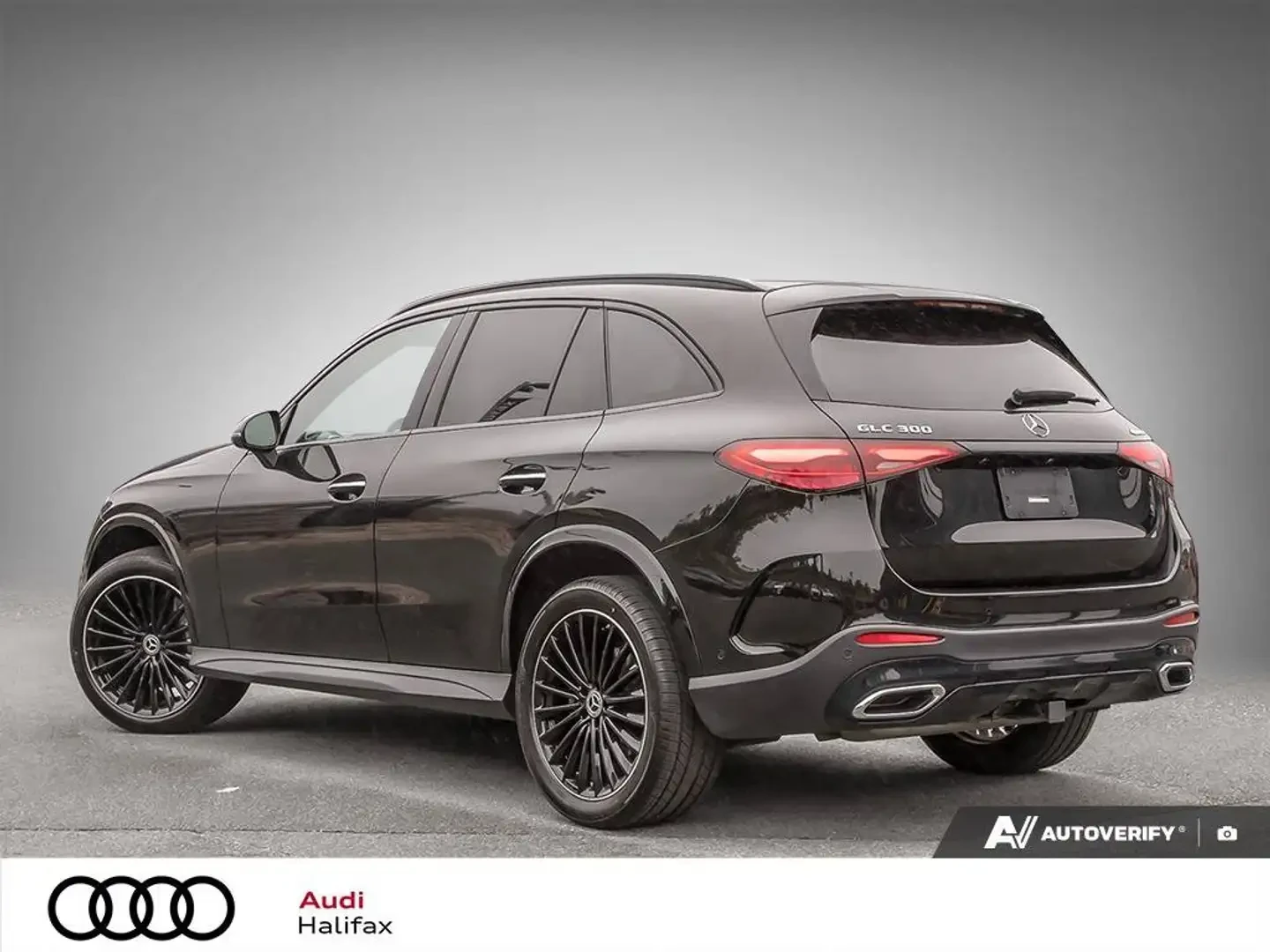 Mercedes-Benz GLC 300 AMG* LINE* BURMESTER* 360КАМЕРА* ДИСТРОНИК* ПАНОРА, снимка 3 - Автомобили и джипове - 55981510