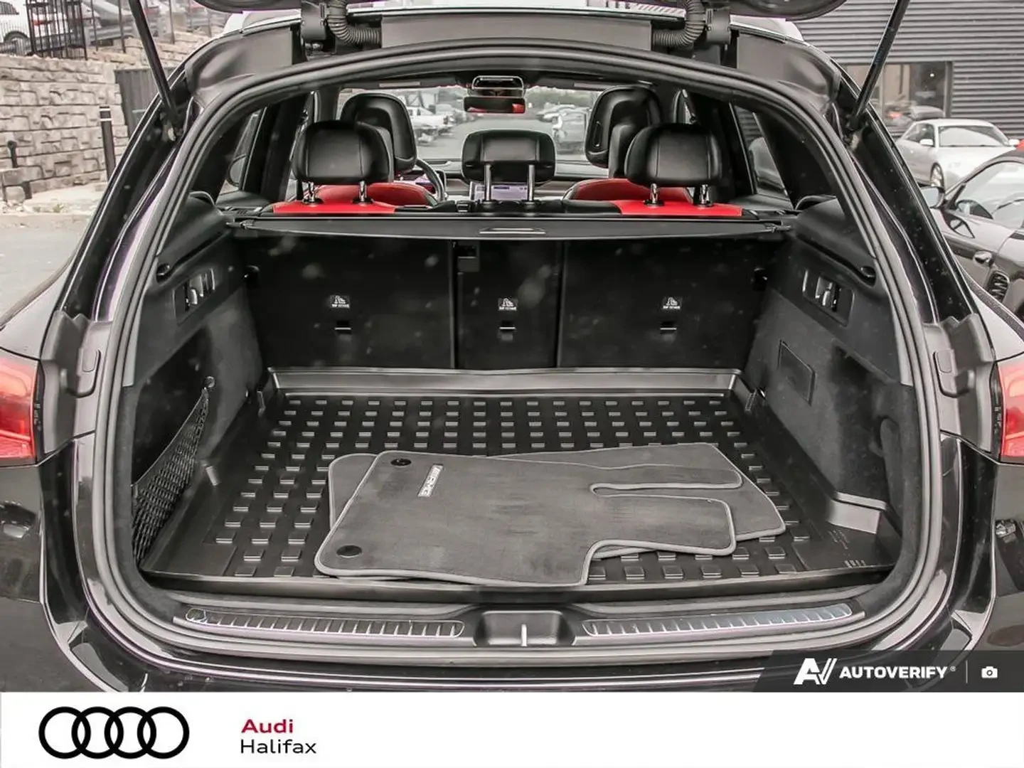 Mercedes-Benz GLC 300 AMG* LINE* BURMESTER* 360КАМЕРА* ДИСТРОНИК* ПАНОРА, снимка 16 - Автомобили и джипове - 55981510
