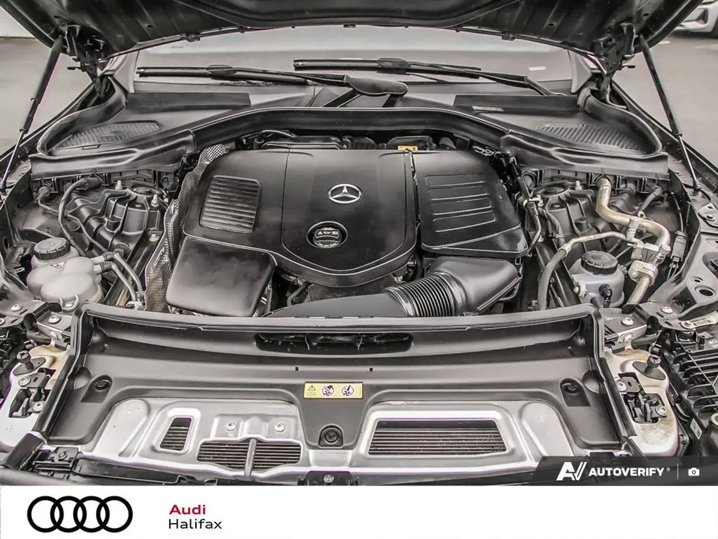 Mercedes-Benz GLC 300 AMG* LINE* BURMESTER* 360КАМЕРА* ДИСТРОНИК* ПАНОРА, снимка 17 - Автомобили и джипове - 55981510