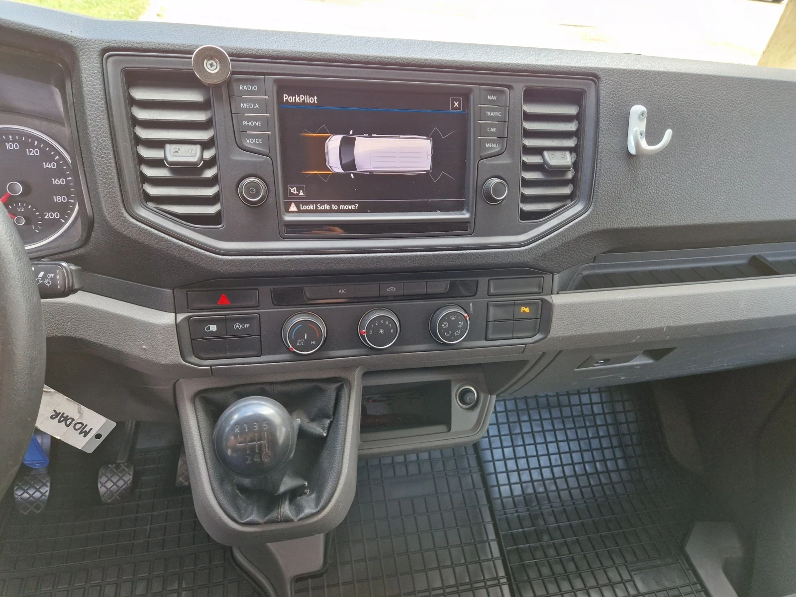 VW Crafter 2.0TDI, 140к.с, Евро 6В, снимка 12 - Бусове и автобуси - 54922714