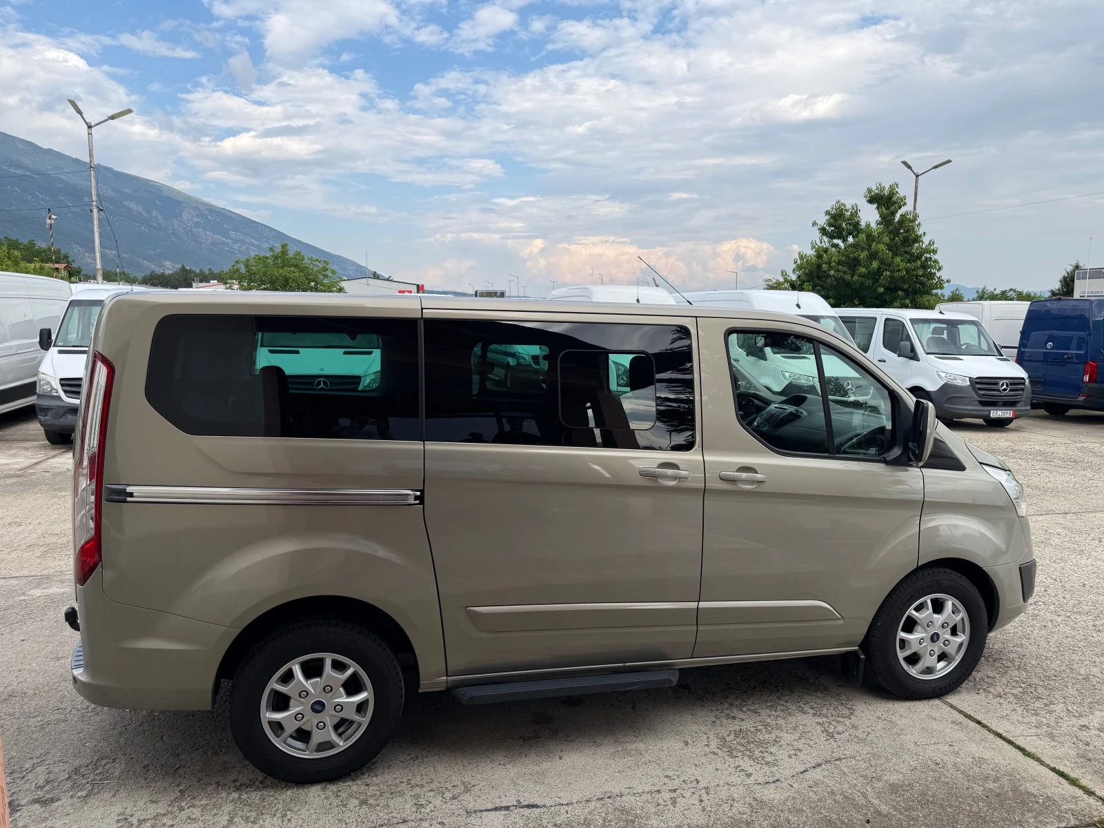 Ford Transit Custom LUX 9 Места , FULL , 2 странични вр , 2xКЛИМА , снимка 4 - Бусове и автобуси - 55175108