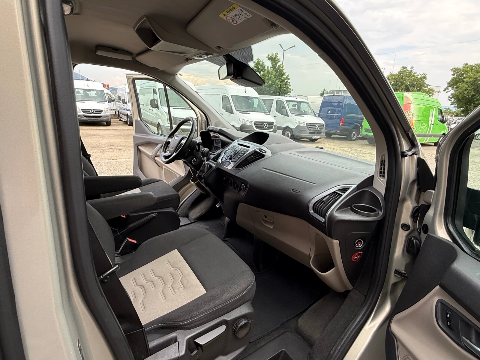 Ford Transit Custom LUX 9 Места , FULL , 2 странични вр , 2xКЛИМА , снимка 13 - Бусове и автобуси - 55175108