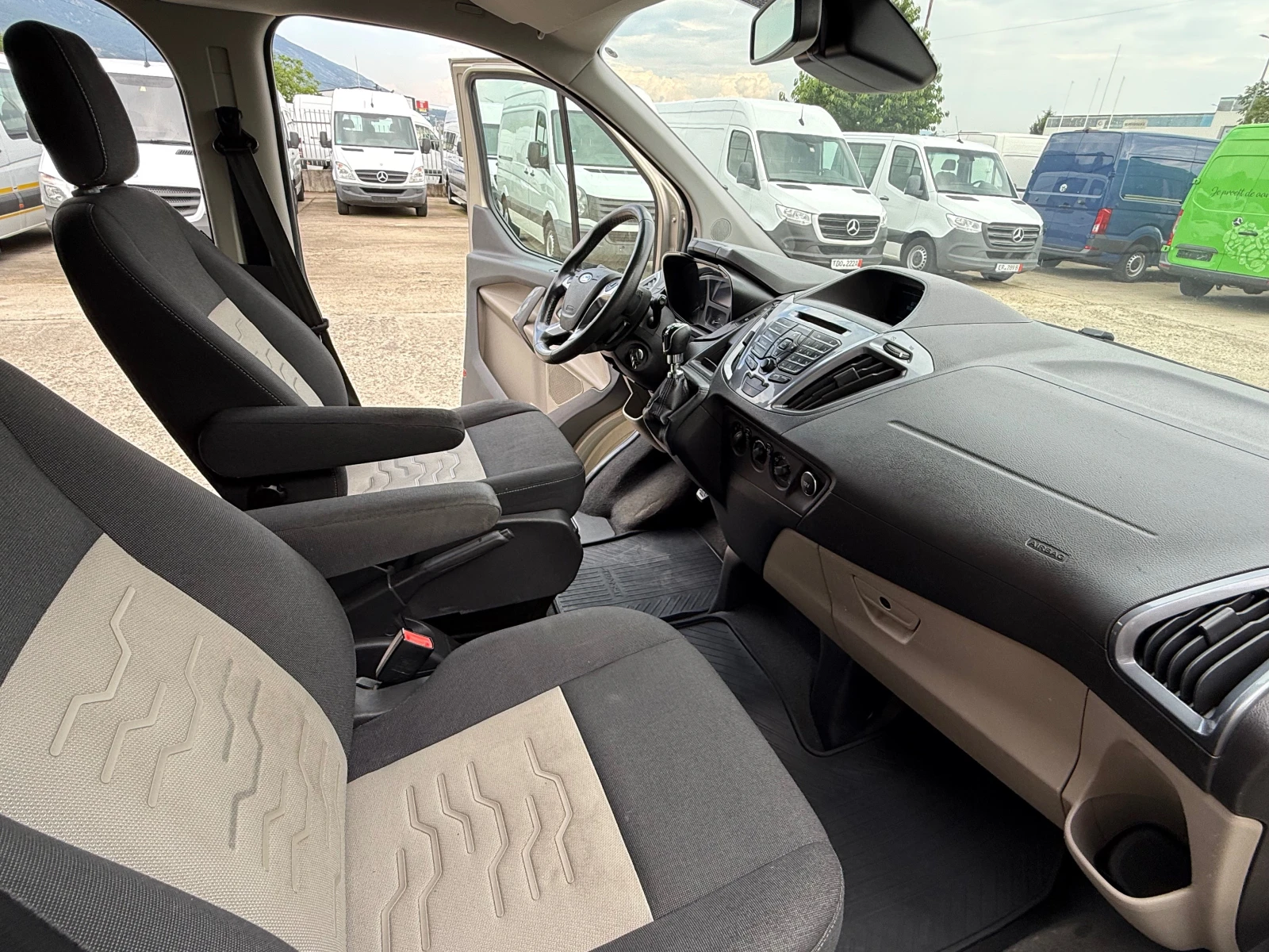 Ford Transit Custom LUX 9 Места , FULL , 2 странични вр , 2xКЛИМА , снимка 14 - Бусове и автобуси - 55175108