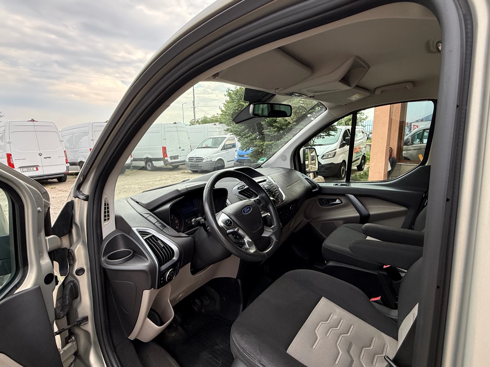 Ford Transit Custom LUX 9 Места , FULL , 2 странични вр , 2xКЛИМА , снимка 15 - Бусове и автобуси - 55175108
