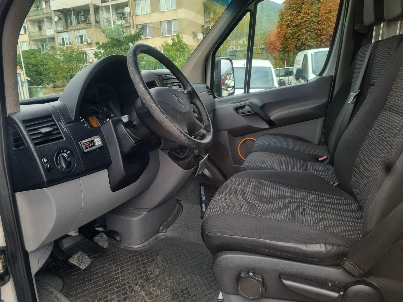 Mercedes-Benz Sprinter 315 хладилен, снимка 13 - Бусове и автобуси - 56274409
