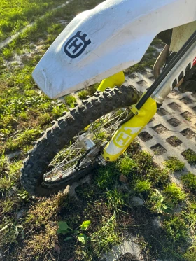 Обява за продажба на Husqvarna FE Лед Фар / Крайно гърне FMF 4.1 titanium/carbon ~11 500 лв. - изображение 3 | Auto.bg Обява за продажба на Husqvarna FE Лед Фар / Крайно гърне FMF 4.1 titanium/carbon ~11 500 лв. - изображение 3