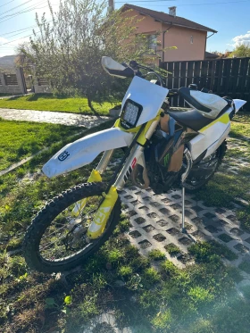 Обява за продажба на Husqvarna FE Лед Фар / Крайно гърне FMF 4.1 titanium/carbon ~11 500 лв. - изображение 1 | Auto.bg Обява за продажба на Husqvarna FE Лед Фар / Крайно гърне FMF 4.1 titanium/carbon ~11 500 лв. - изображение 1
