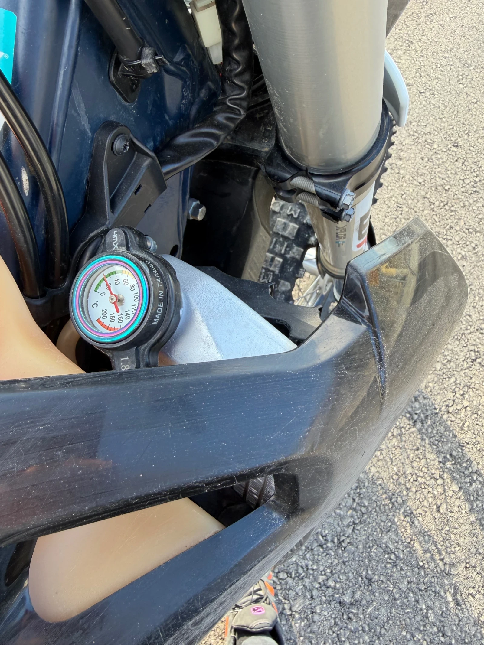 Husqvarna FE   /   FMF 4.1 titanium/carbon | Mobile.bg   11