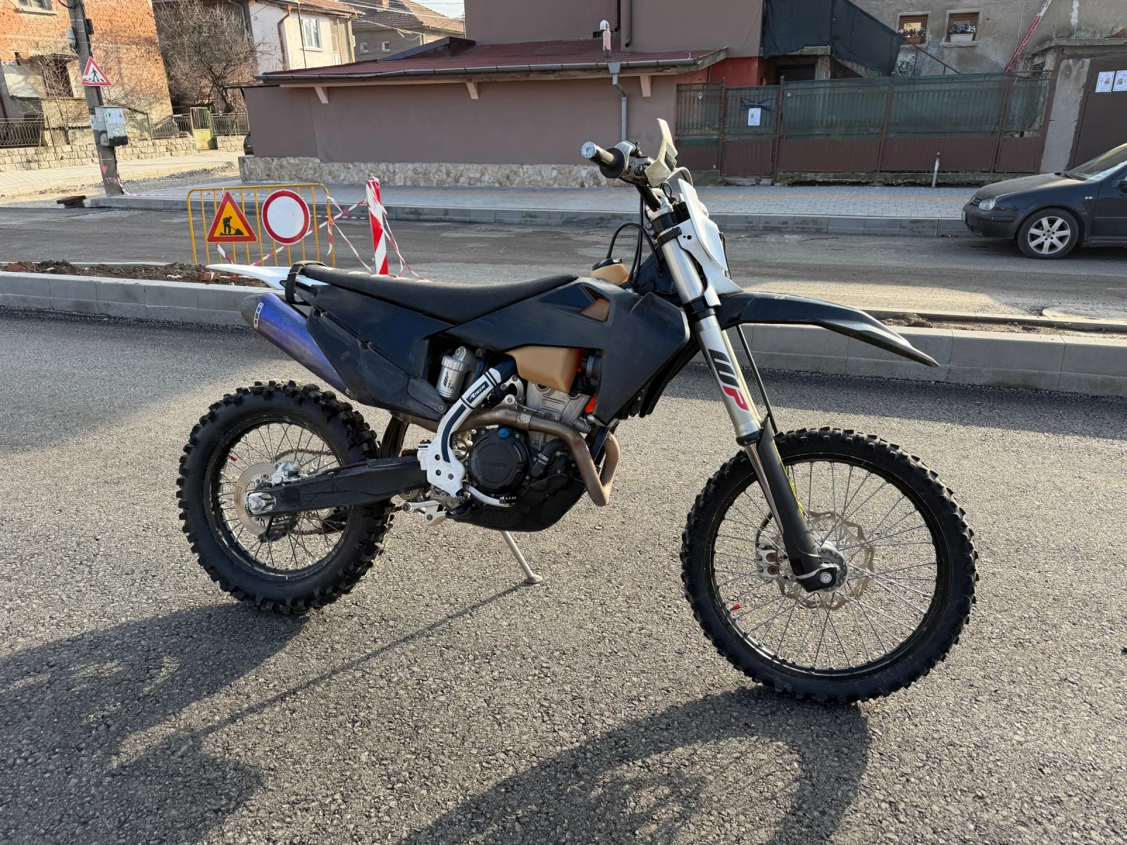 Husqvarna FE Лед Фар / Крайно гърне FMF 4.1 titanium/carbon - изображение 3