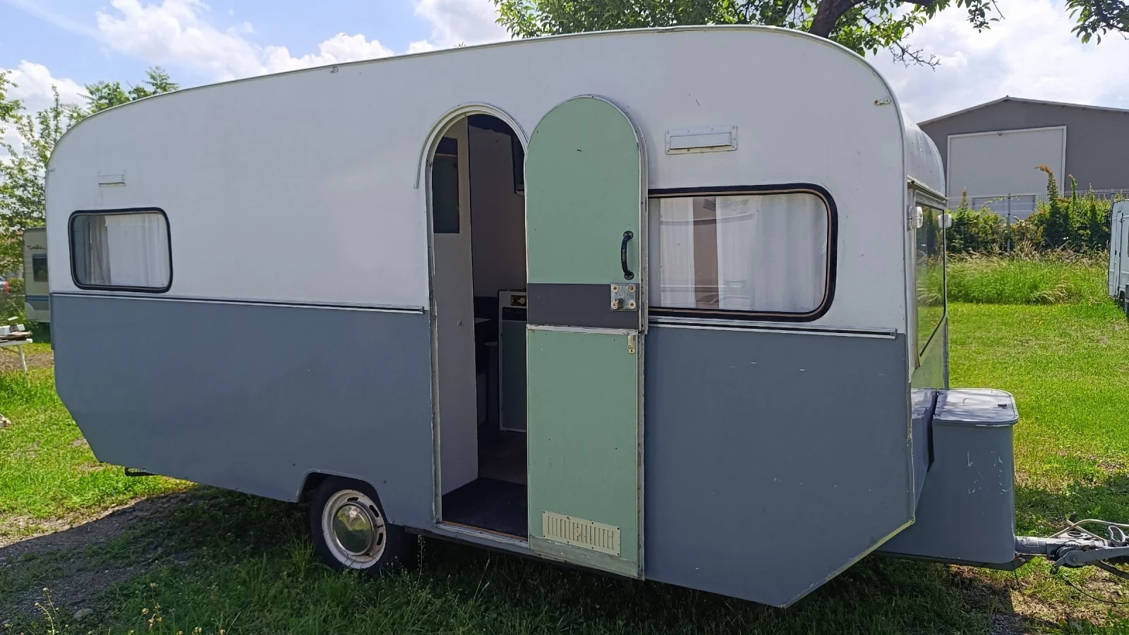 Каравана Adria Eiffeland 450