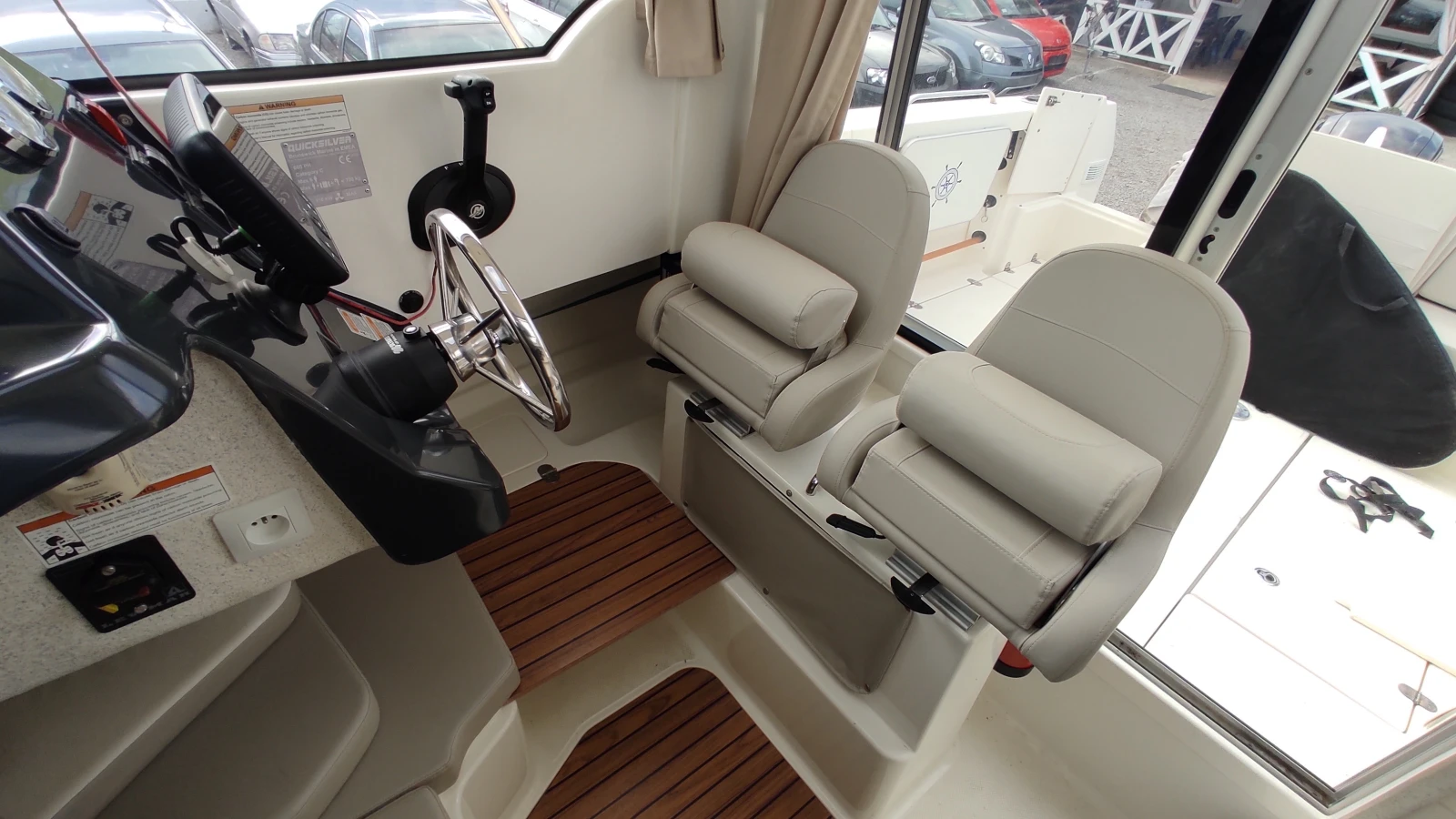 Моторна яхта Quicksilver 605 PILOT HOUSE MERRY FISHER  - изображение 10