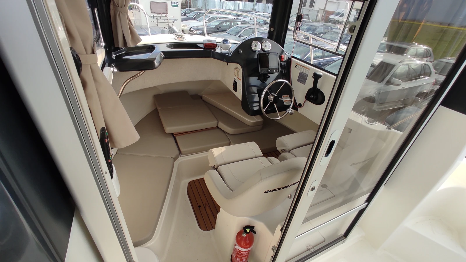 Моторна яхта Quicksilver 605 PILOT HOUSE MERRY FISHER  - изображение 7