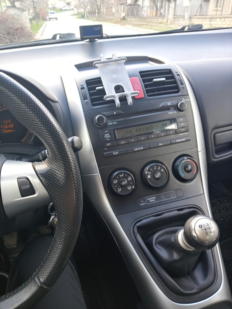 Toyota Auris Хечбек, снимка 8 - Автомобили и джипове - 45769451