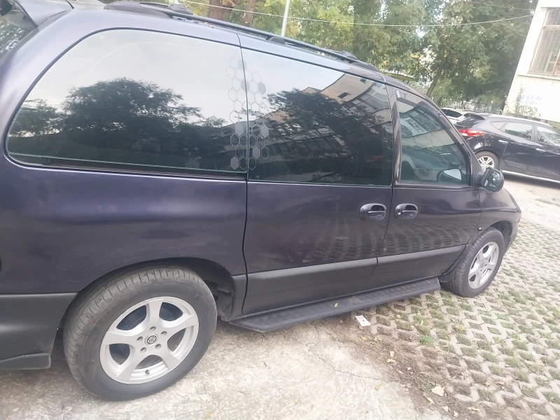 Chrysler Voyager, снимка 4 - Автомобили и джипове - 47583405